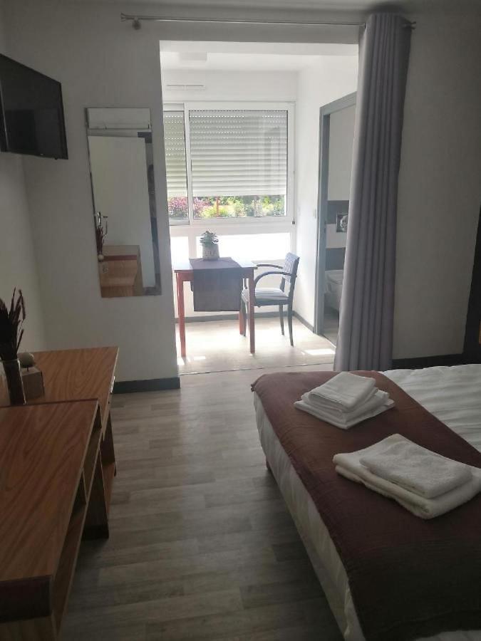 Hotel La Canotte Saint-Julien-en-Born